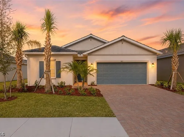 3947 Coneflower St, Alva, FL 33920