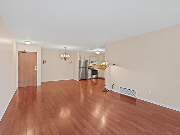 5th image of 7510 Farmingdale Dr APT 307