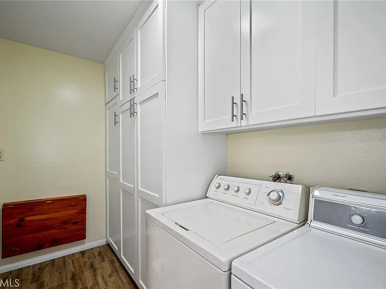 1557 Granvia Altamira — Photo 34