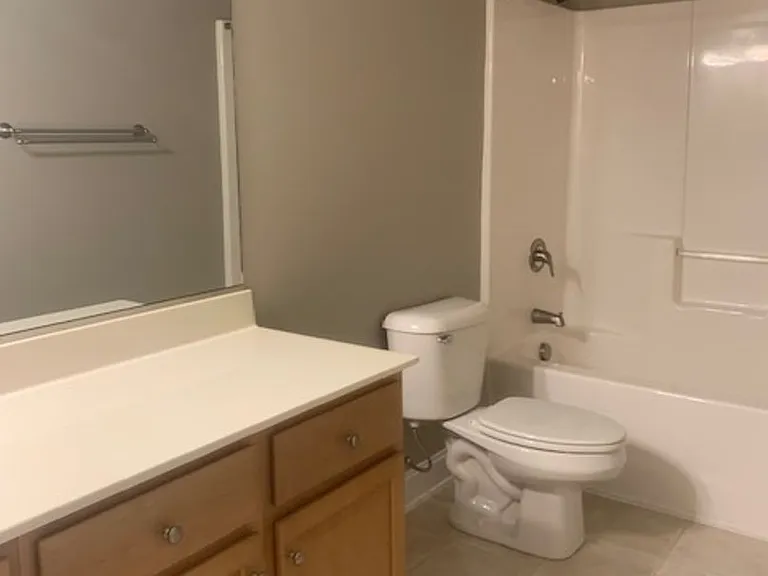 670 Amberdale West Cir — Photo 29