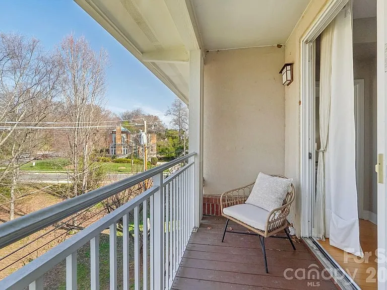 1308 Kenilworth Ave #432 — Photo 5