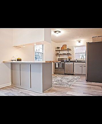 4th image of 2900 Christie Pl