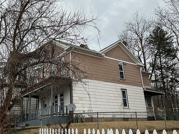 2nd image of 216 Ridge Ave