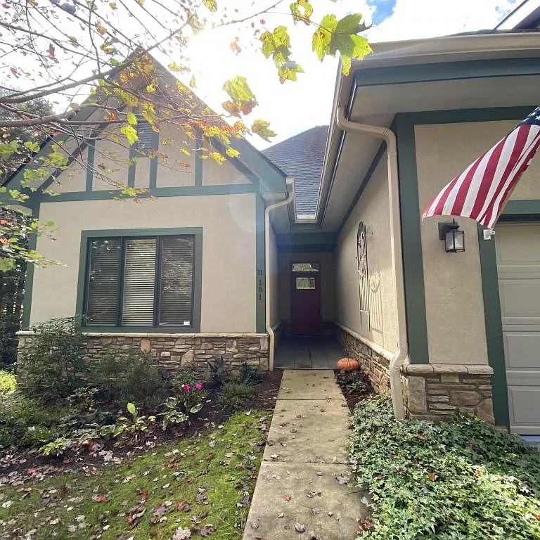 31 Ridgetop Circle Unit 101 — Photo 2