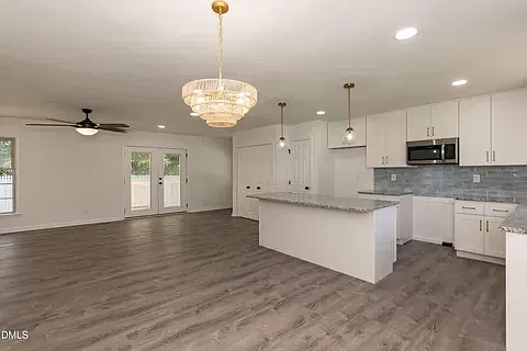 3 bed, 1412 sqft, $1,900 — Photo 3