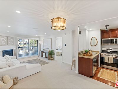 5545 Canoga Ave APT 206, Woodland Hills, CA, 91367