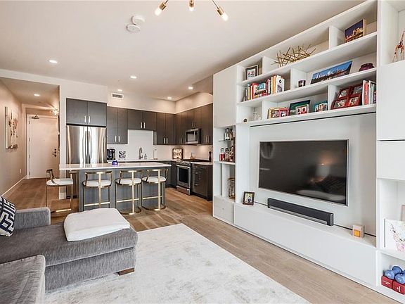 5th image of 222 West Ave Unit 2510