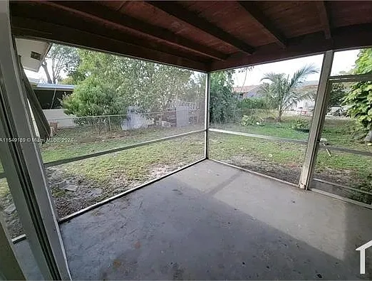 5321 NW 16th Ct — Photo 3