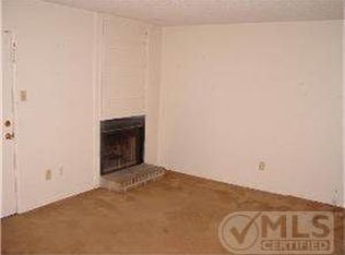 820 NW Summercrest Blvd, Burleson, TX 76028