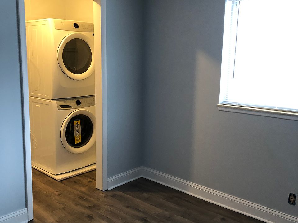 1st image of 8716 Metcalf Ave APT 104