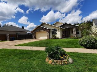 923 Pioneer Dr, Silverton, OR 97381
