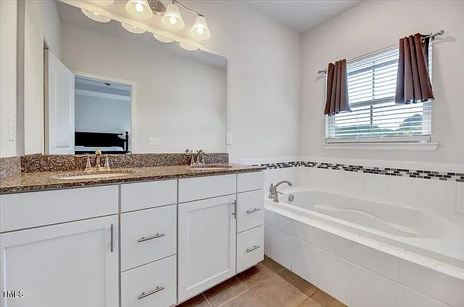 1008 Drayman Pl — Photo 22