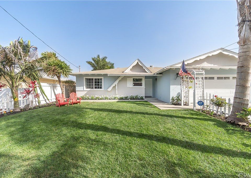 1st image of 2726 Mesa Dr