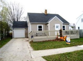 911 Division St, Algoma, WI 54201