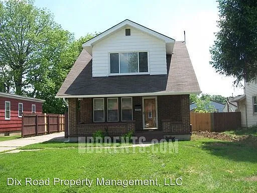 2002 Erie Ave photo 1