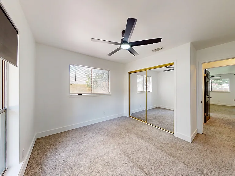 318 Renee Dr — Photo 19