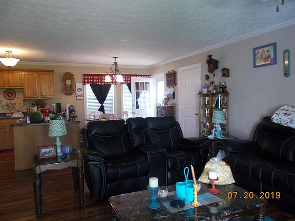 5th image of 821 Thorn Trace Dr