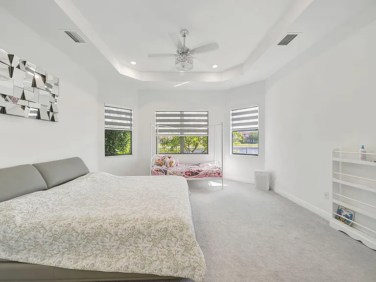 12055 Lake Trail Ln — Photo 32