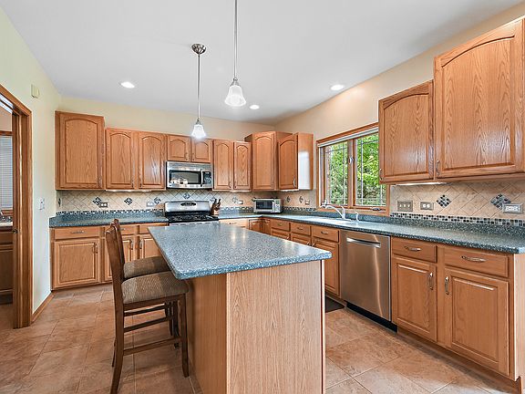 4th image of 11536 Amhearst Ct