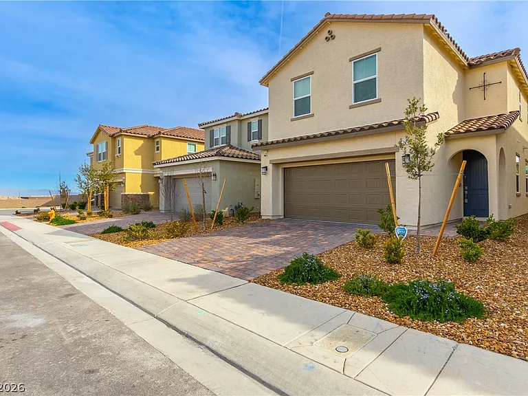 2280 Teatro Ave — Photo 1