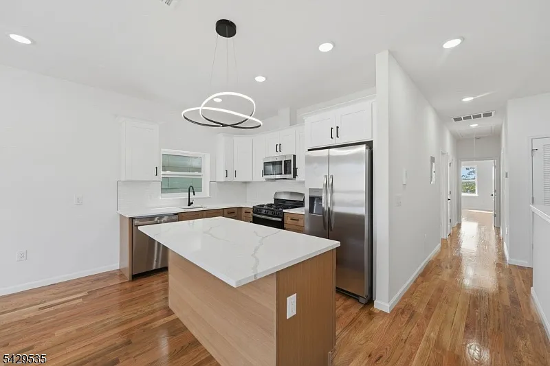 68 Sherman Ave #2