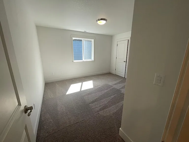 2552 Brackenfern Rd — Photo 30