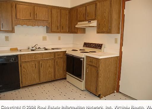 4th image of 9621 Capeview Ave APT C