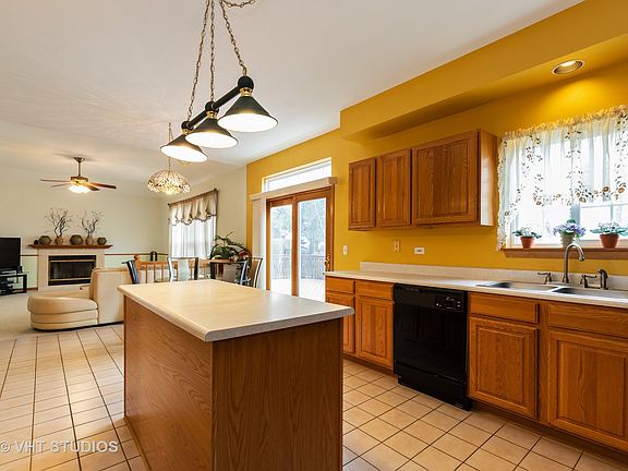 4th image of 1400 Dorchester Dr