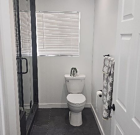 3rd image of 2640 Roseview Ave
