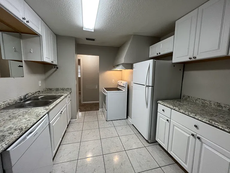 2965 Sunset St — Photo 3