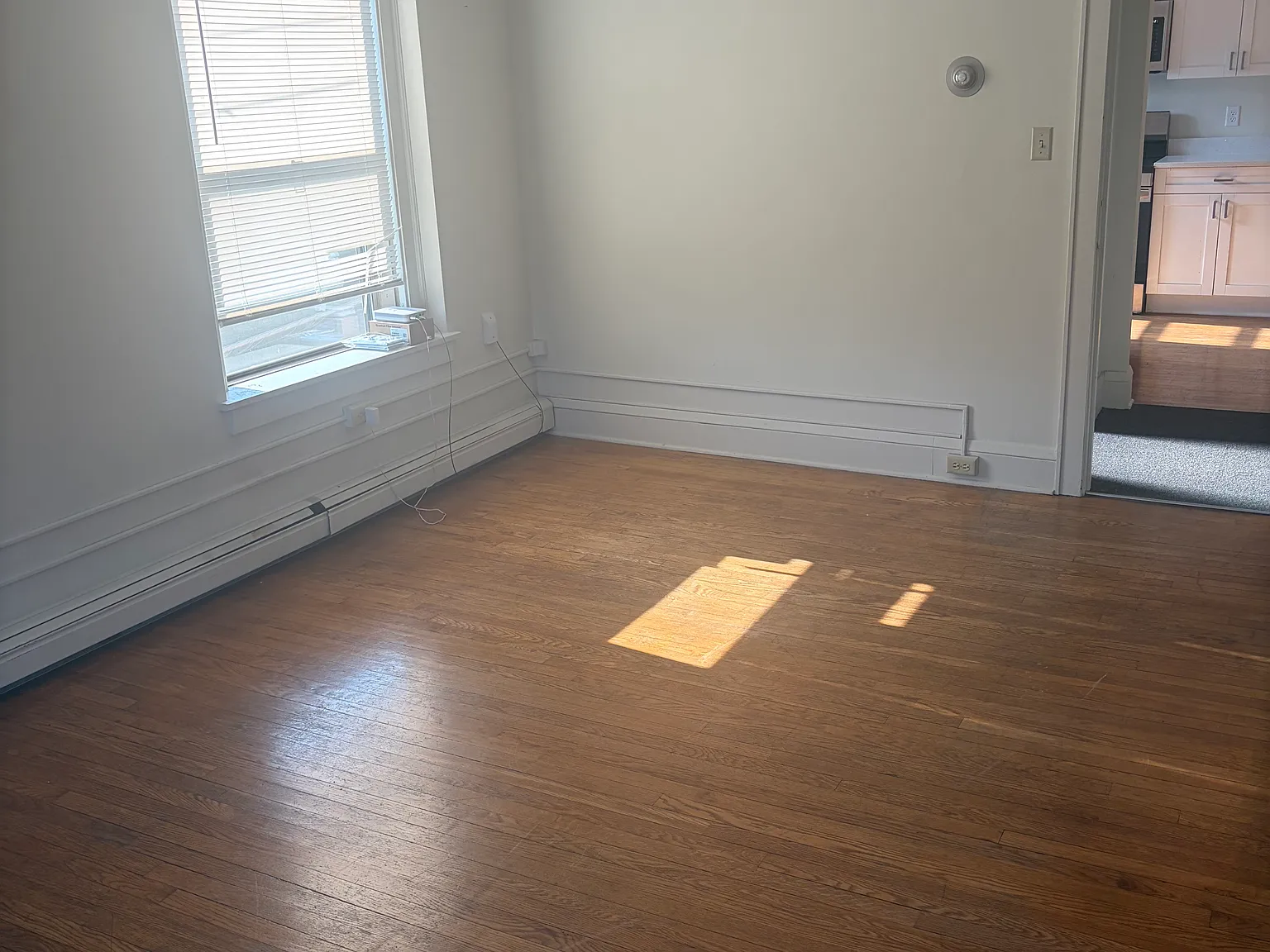 2 bed, 750 sqft, $1,200 — Photo 2