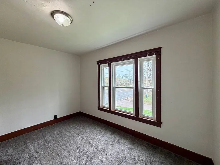 1305 Merrill Ave — Photo 9