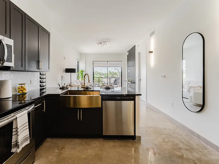 Koosh Living at Griffin — Photo 10