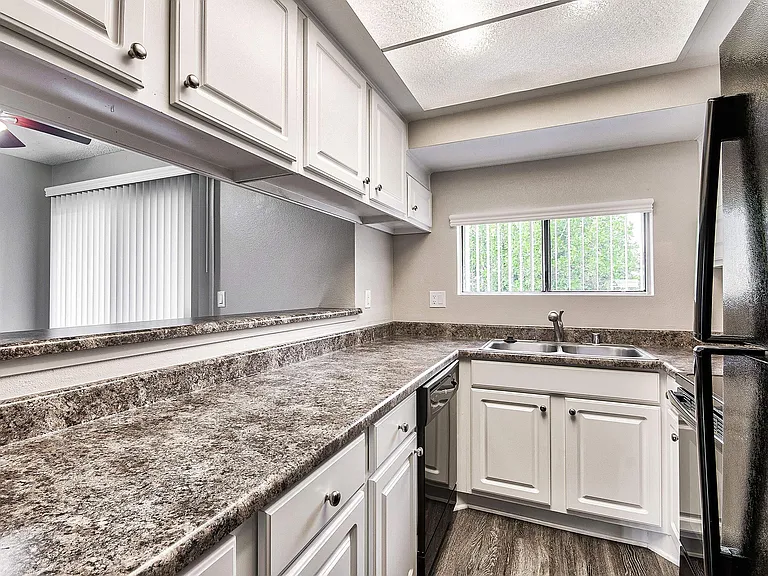 Oak Tree Court Apartment Homes — Photo 11