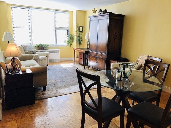 2nd image of 200 W 79th St APT 12C