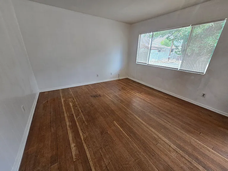 1 1/2 W La Paloma Ln #A — Photo 3