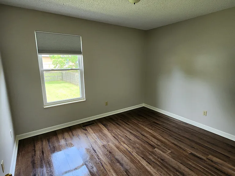 2036 Merle Ln — Photo 11