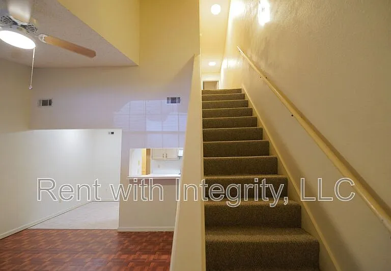2335 Parrot Ln — Photo 12