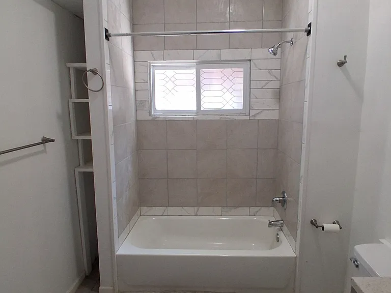 1353 W Jerome St #2 — Photo 3
