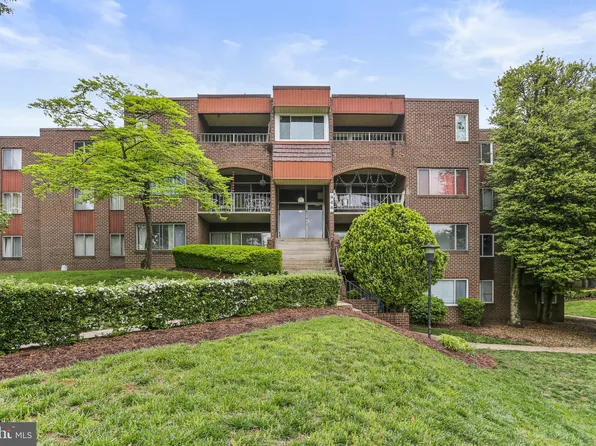 444 Girard St #104, Gaithersburg, MD 20877