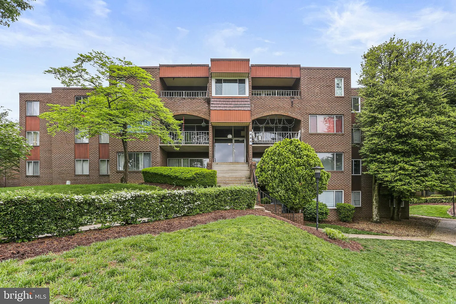 444 Girard St #104 photo 1