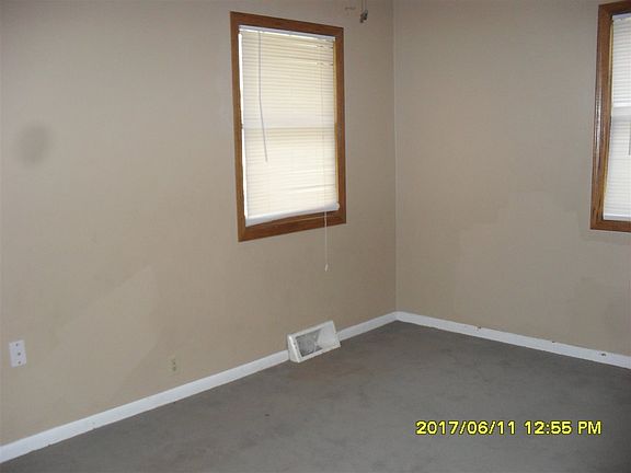 5th image of 217 Meek Ave
