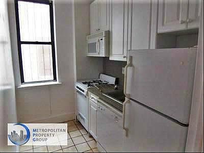 2nd image of 208 E 21st St APT 2A