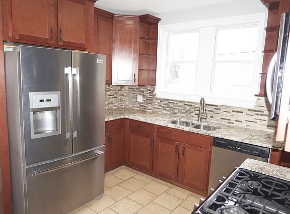 5th image of 1833 N Mulligan Ave