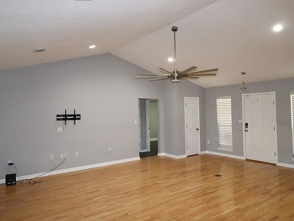 5th image of 2624 Avenida De Soto