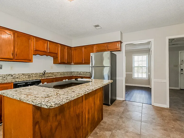 7363 Richmond Rd — Photo 9
