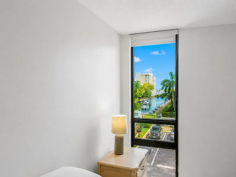 4800 Bayview Dr #306 — Photo 11