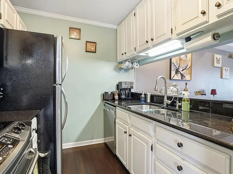 700 Bishops Park Dr #306 — Photo 7