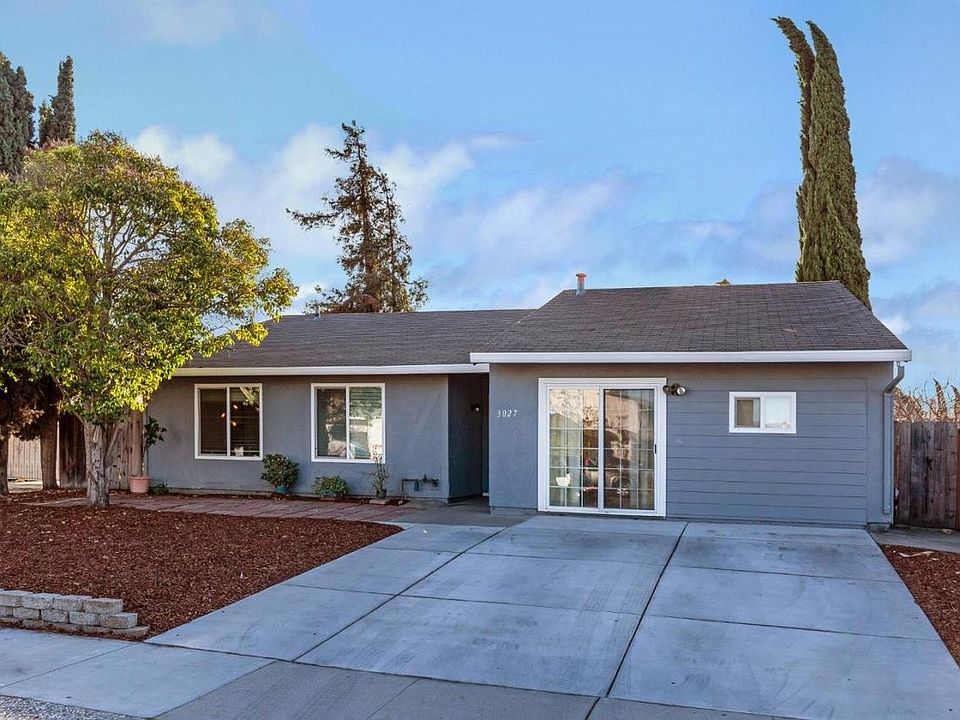 1st image of 3027 Sunburst Dr