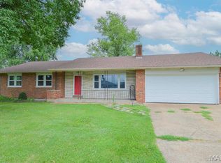 1859 Forest Ln, Pacific, MO 63069